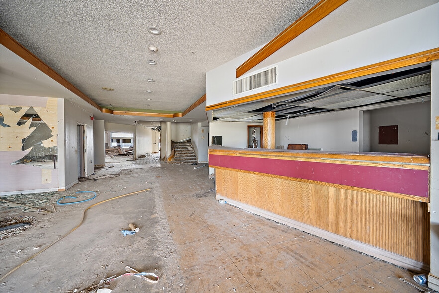 More Photos Of 2001 N Hudson Ave, Pueblo Hotel For Sale