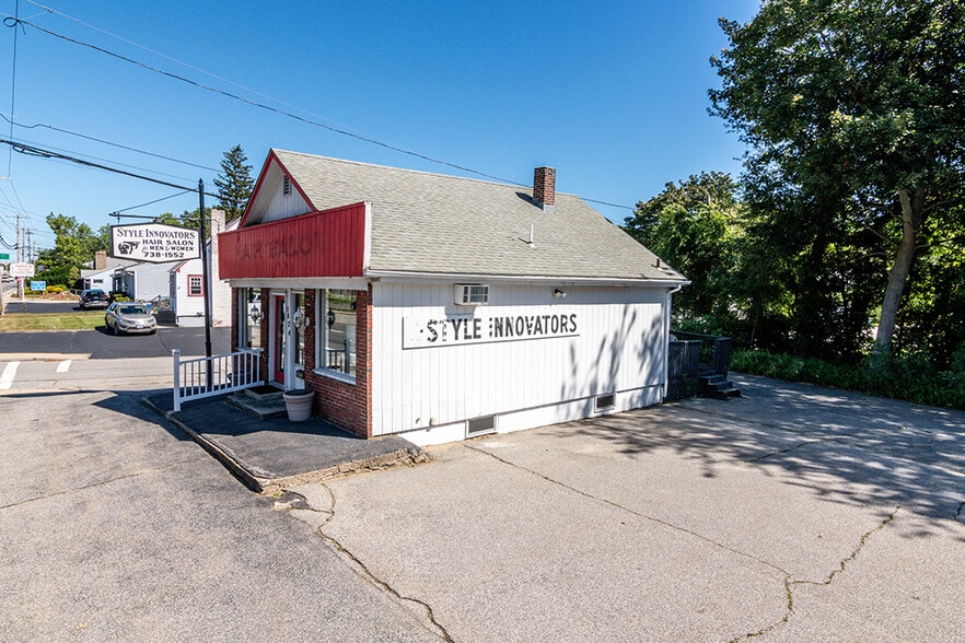More Photos Of 1824 Warwick Ave, Warwick Storefront For Sale