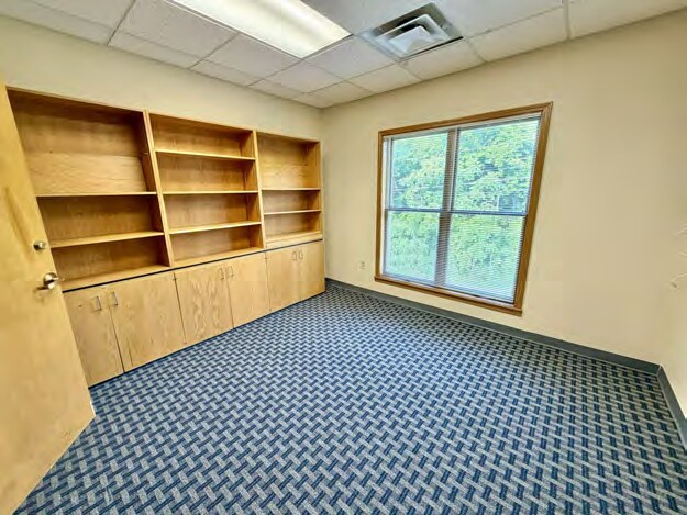 More Photos Of 1028 Old Cedar Bluff Rd, Knoxville Office For Lease