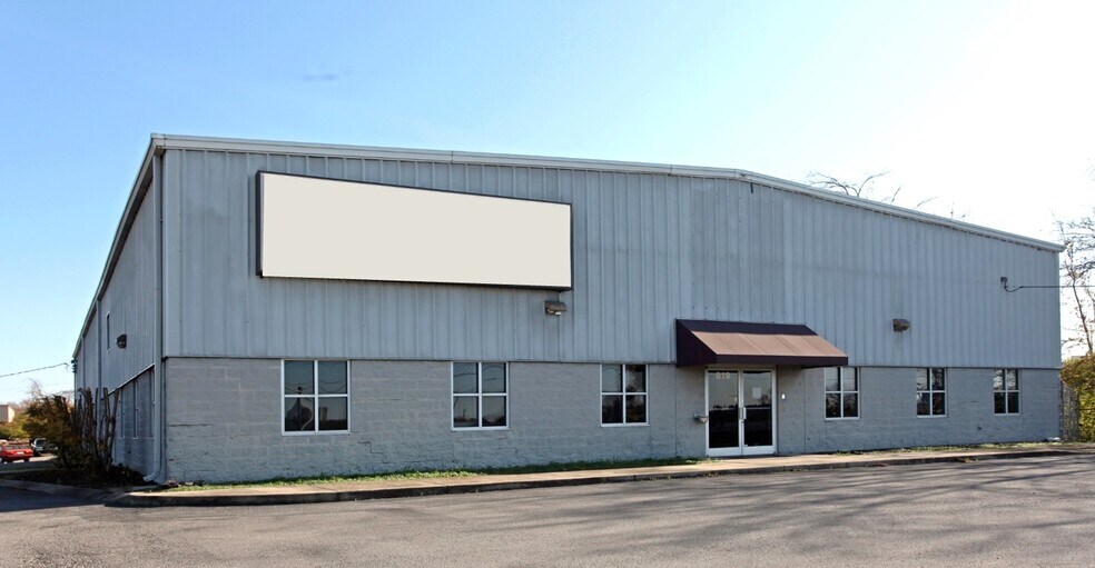 Primary Photo Of 819 Fesslers Pky, Nashville Service For Lease