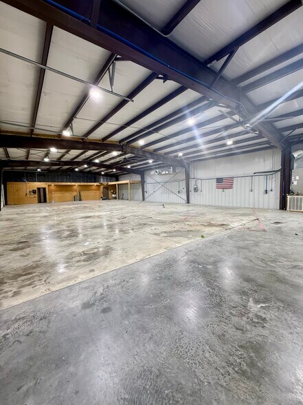 More Photos Of 60 County Road 9501 N, Brookland Warehouse For Lease