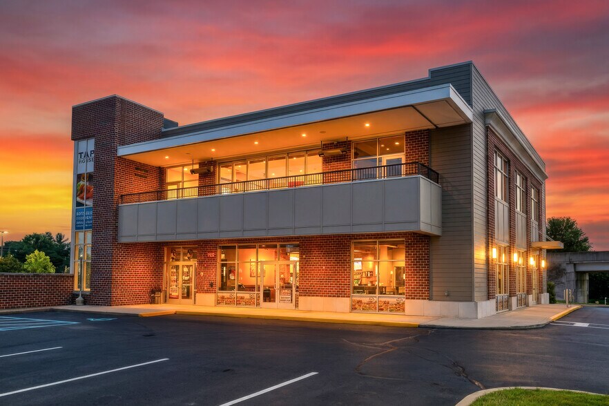 More Photos Of 453 Oakland St, Morgantown Office For Lease