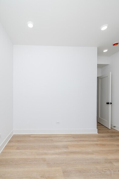 More Photos Of 2941 W Wilcox St, Chicago Apartments For Sale