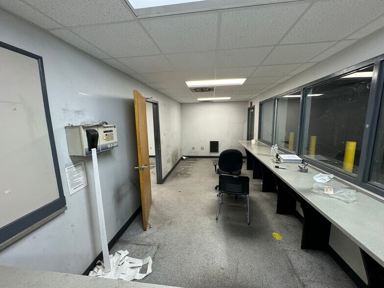 More Photos Of 700 NE Arch St, Atlanta Truck Terminal For Sale