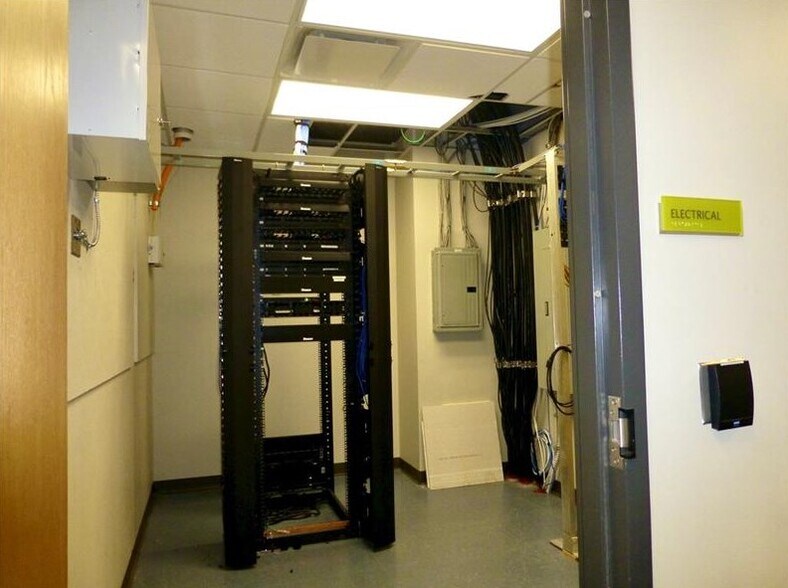 More Photos Of 4736 Penn Ave, Pittsburgh Office For Lease