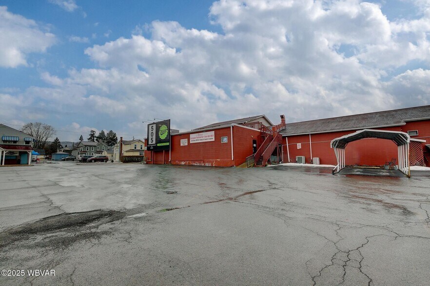 More Photos Of 505 Washington Blvd, Williamsport Restaurant For Sale