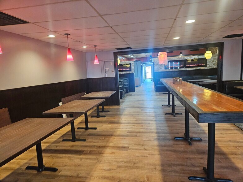 More Photos Of 220 Sycamore St, Oil City General Retail For Sale