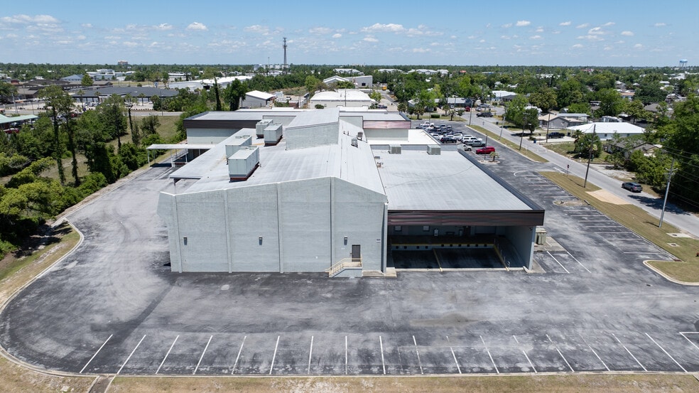 More Photos Of 501 W 11th St, Panama City Light Manufacturing For Lease