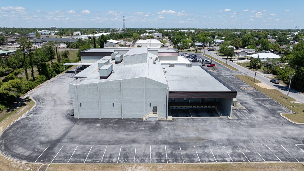 More Photos Of 501 W 11th St, Panama City Light Manufacturing For Lease