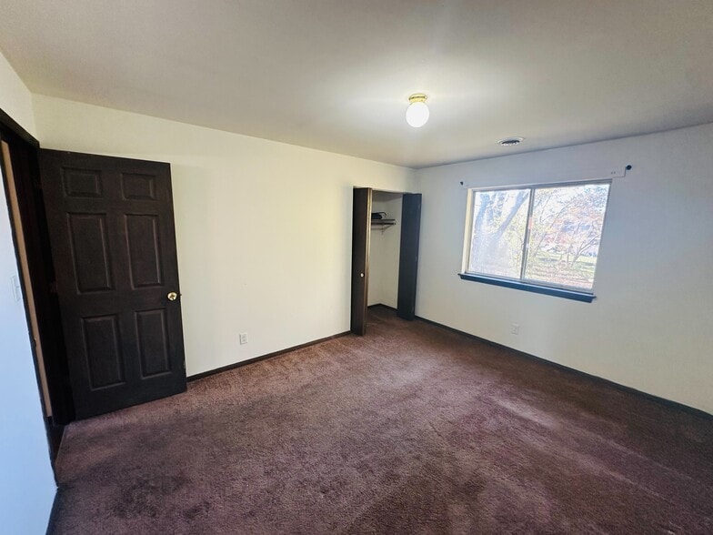 More Photos Of 215 Logan St, Valparaiso Apartments For Sale