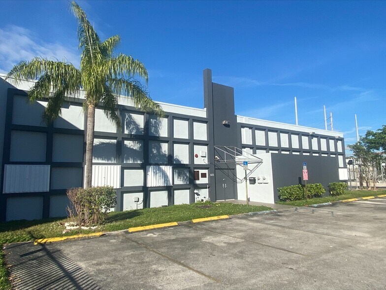 More Photos Of 601 W 20th St, Hialeah Warehouse For Sale