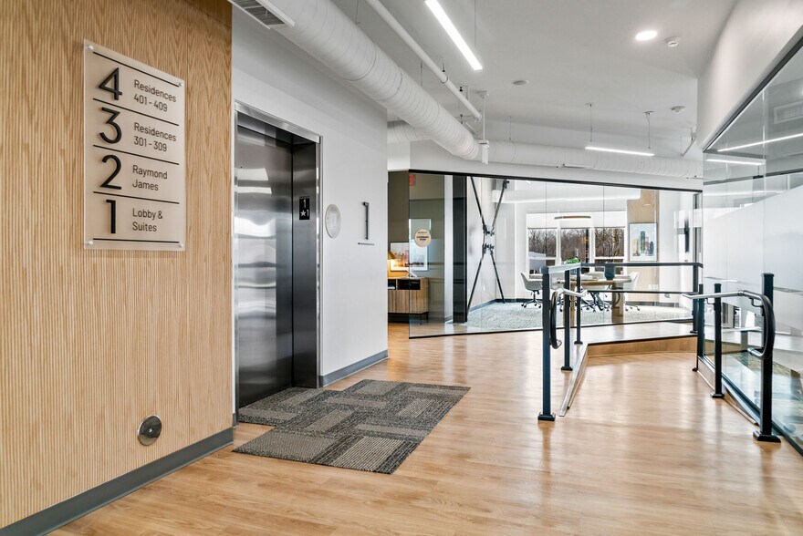 More Photos Of 27 S Squirrel Rd, Auburn Hills Coworking Space