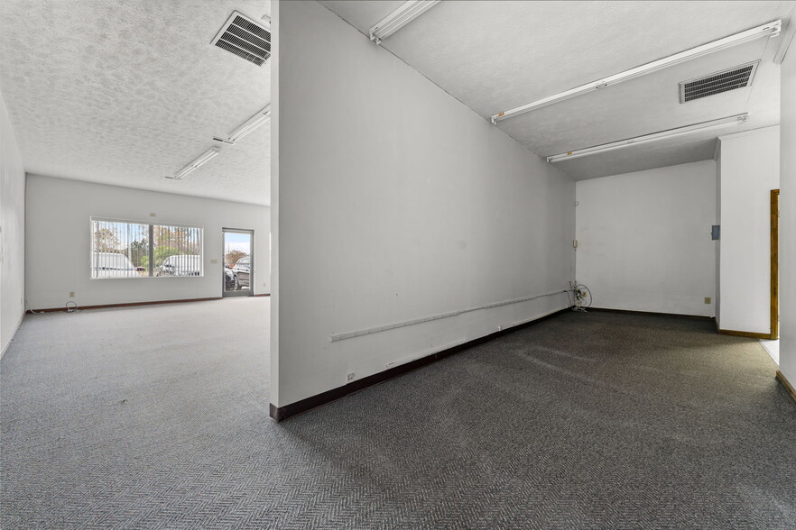 More Photos Of 402-406 Harris Ave, Raeford Storefront Retail Office For Sale