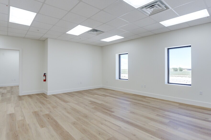 More Photos Of 8111 Patel Dr, Wolfforth Distribution For Sale