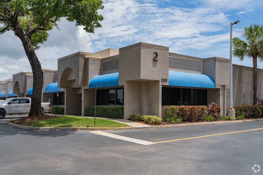 Primary Photo Of 6555 Powerline Rd, Fort Lauderdale Unknown For Lease
