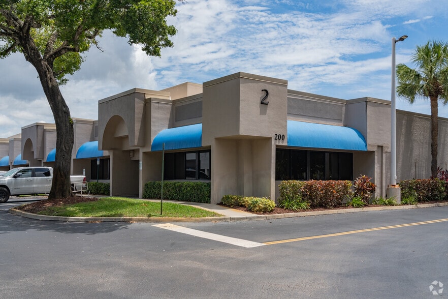 More Photos Of 6555 Powerline Rd, Fort Lauderdale Unknown For Lease
