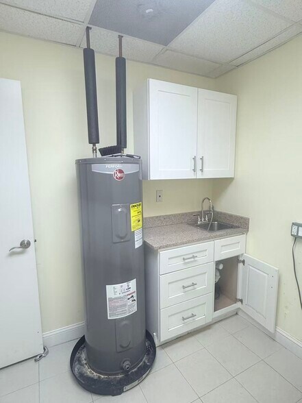 More Photos Of 106 Elden St, Herndon Medical For Sale