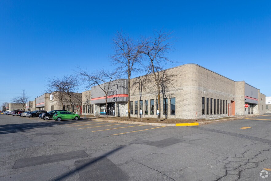More Photos Of 333 Ch du Tremblay, Boucherville Warehouse For Lease