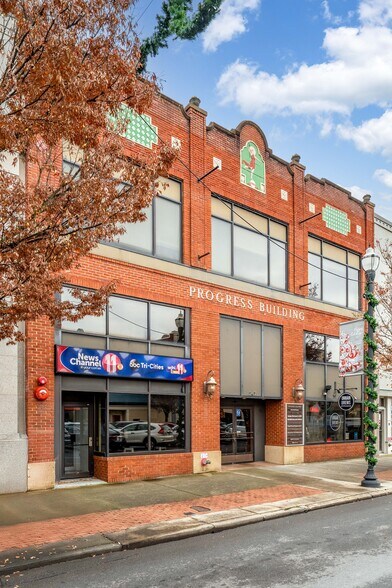 More Photos Of 247 Broad St, Kingsport Loft Creative Space For Sale