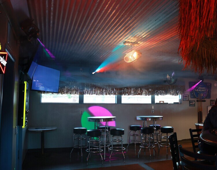 More Photos Of 6540 Wofford Blvd, Wofford Heights Bar For Sale