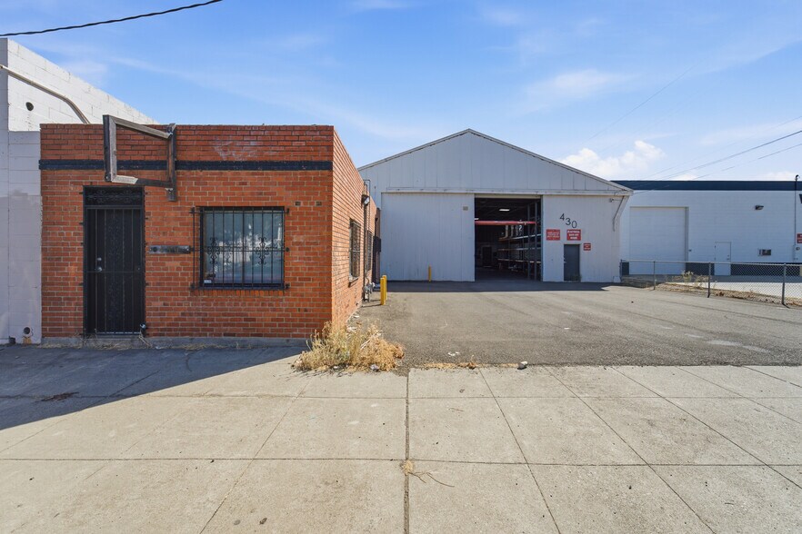 More Photos Of 945 E Lindsay, Stockton Warehouse For Sale