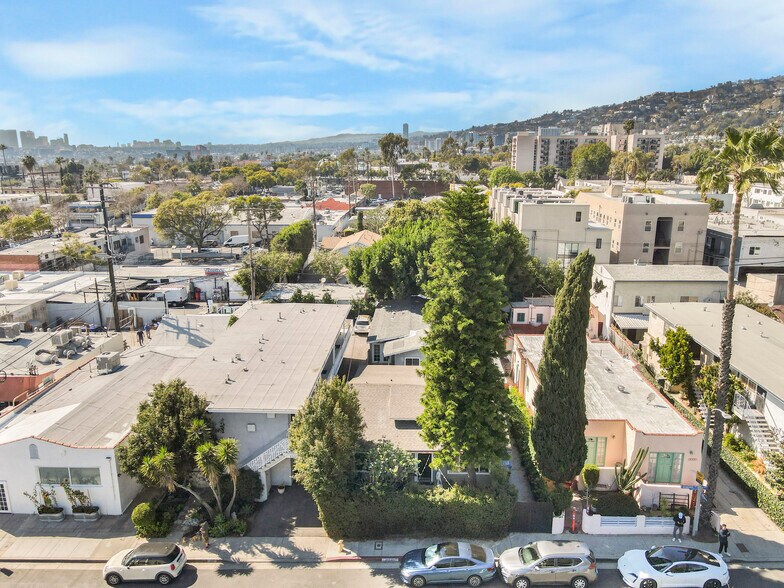 More Photos Of 1123 N Genesee Ave, West Hollywood Apartments For Sale