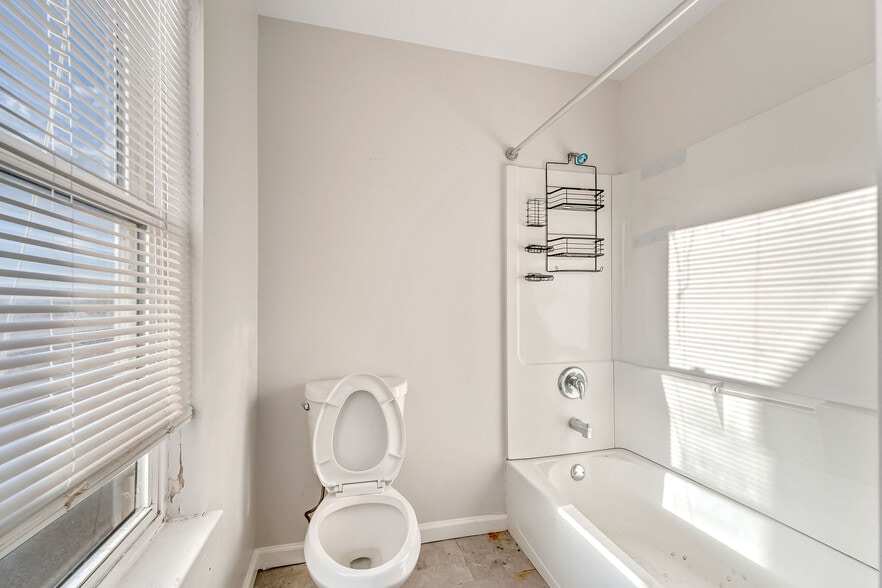 More Photos Of 139 State St, Camden Multifamily For Sale
