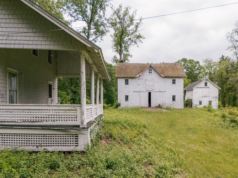 More Photos Of 37-60 Blackburn Rd, Selkirk Apartments For Sale