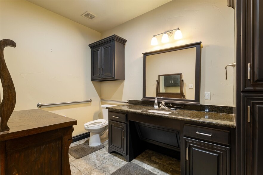 More Photos Of 1208 N Industrial Blvd, Pilot Point Industrial For Sale