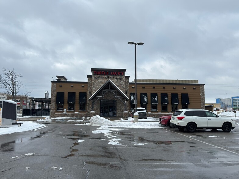 More Photos Of 20 Cottrelle Blvd, Brampton Restaurant For Sale