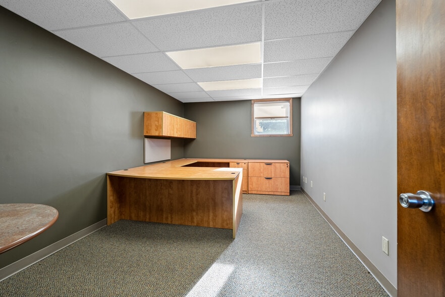 More Photos Of 828 Cherry St, Green Bay Office Residential For Sale