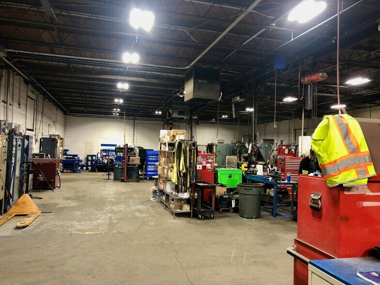 More Photos Of 127 W 28th St, Charlotte Warehouse For Lease