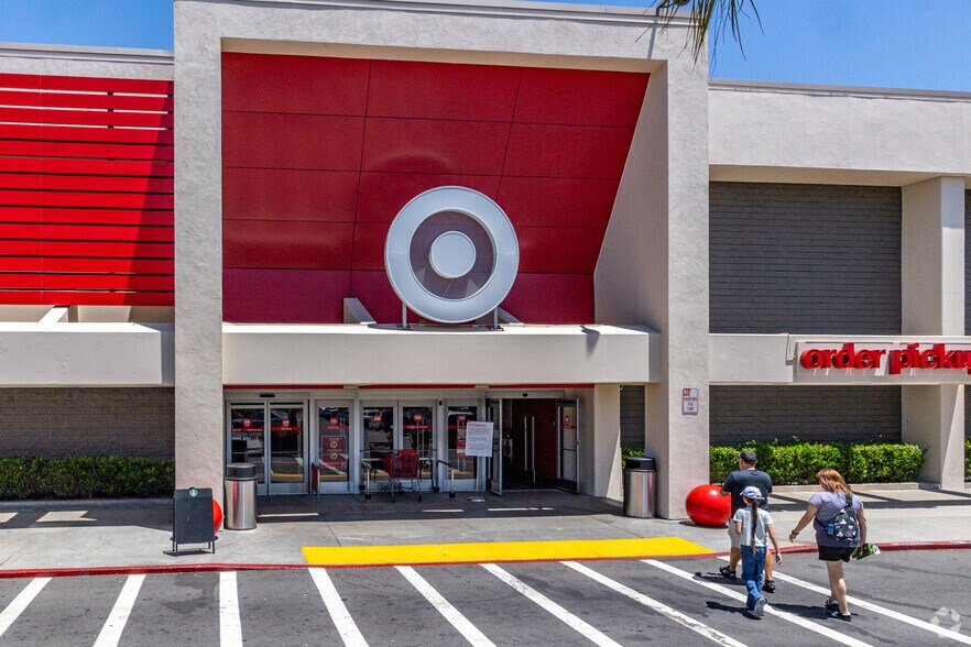 More Photos Of 12100 Harbor Blvd, Garden Grove Unknown For Lease