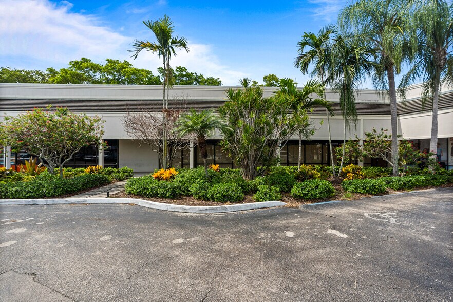 More Photos Of 941 Kimberly Blvd, North Lauderdale Unknown For Lease