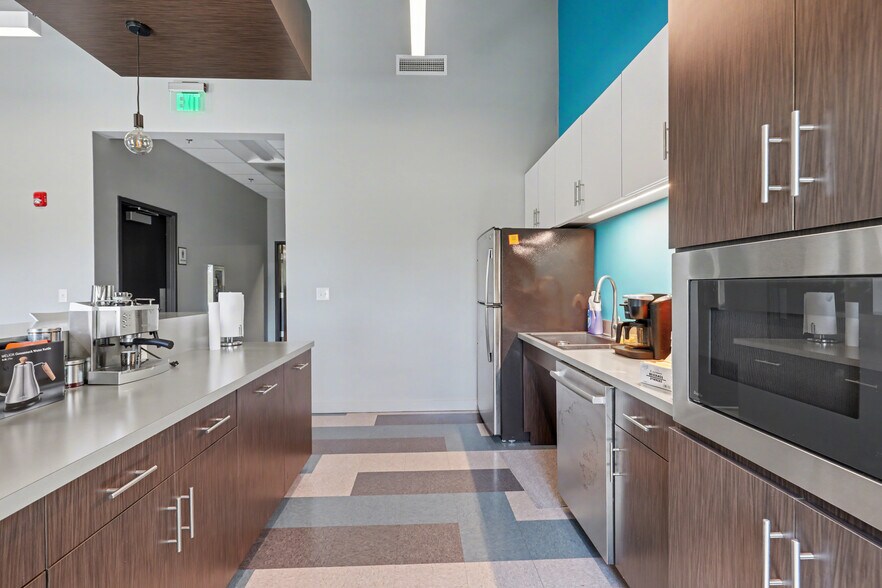 More Photos Of 241 Collins Industrial Blvd, Athens Light Distribution For Sale