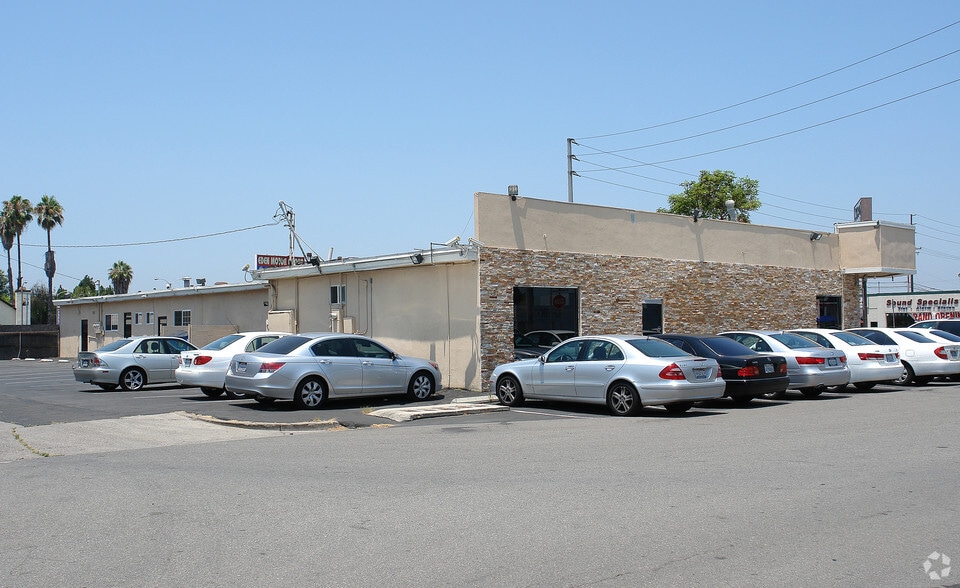 More Photos Of 8502-8516 Garden Grove Blvd, Garden Grove Storefront For Lease