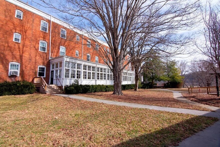 More Photos Of 158 Academy Lane Dr, Pence Springs Hotel For Sale