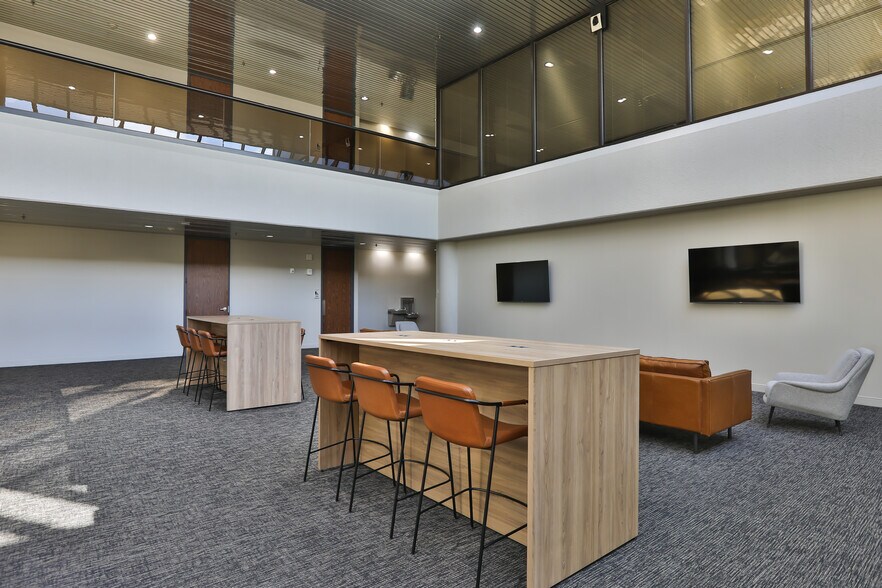 More Photos Of 4801 NW Loop 410, San Antonio Office For Lease