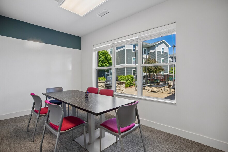 More Photos Of 1 Campus Edge Dr, Edwardsville Apartments For Sale