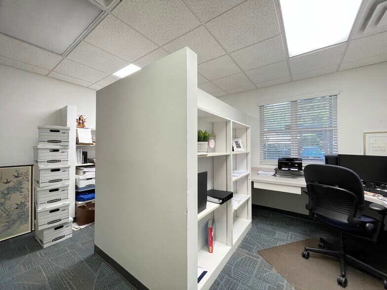 More Photos Of 2209 NW 40th Ter, Gainesville Office For Lease