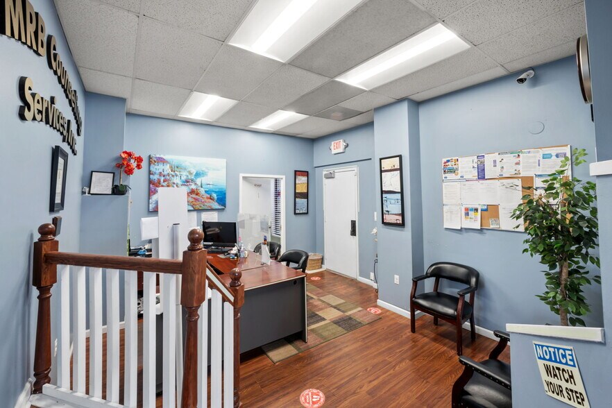 More Photos Of 101 Chestnut St, Gaithersburg Office For Sale