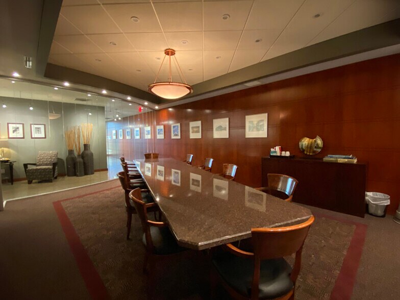 More Photos Of 1935 Airline Dr, Bossier City Bank For Sale