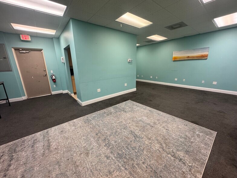 More Photos Of 610-628 SE Central Pky, Stuart Medical For Sale