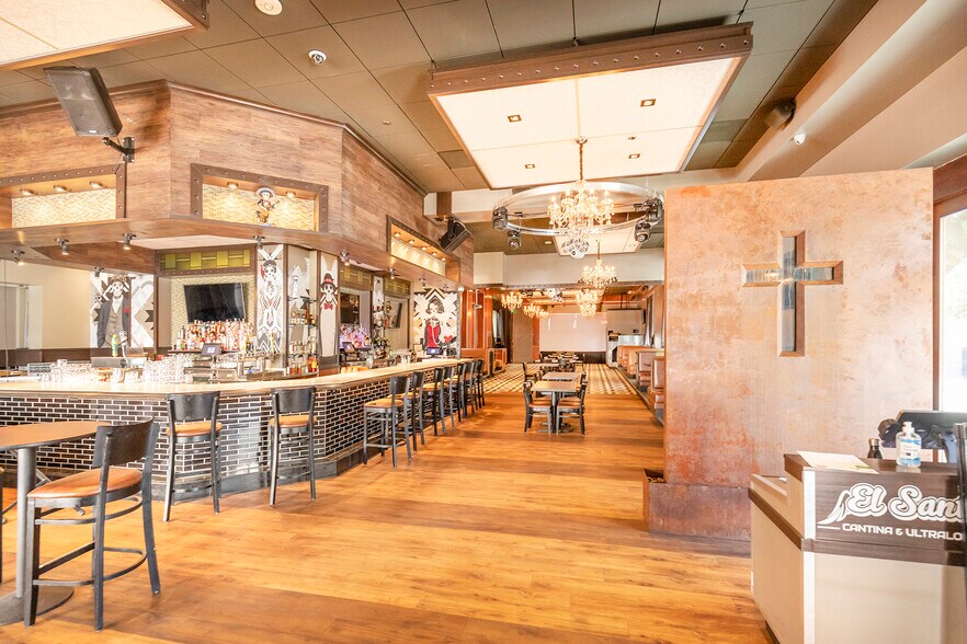More Photos Of 1000 K St, Sacramento Restaurant For Lease