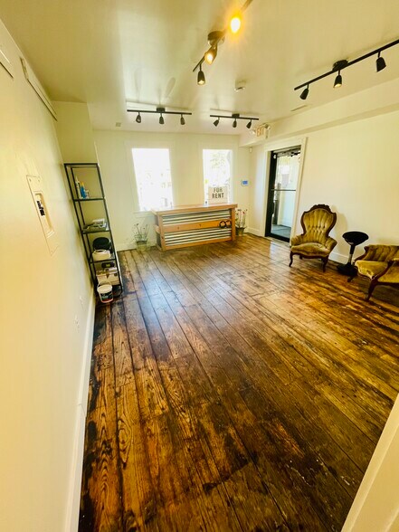 More Photos Of 4830 MacArthur Blvd NW, Washington Storefront Retail Office For Lease