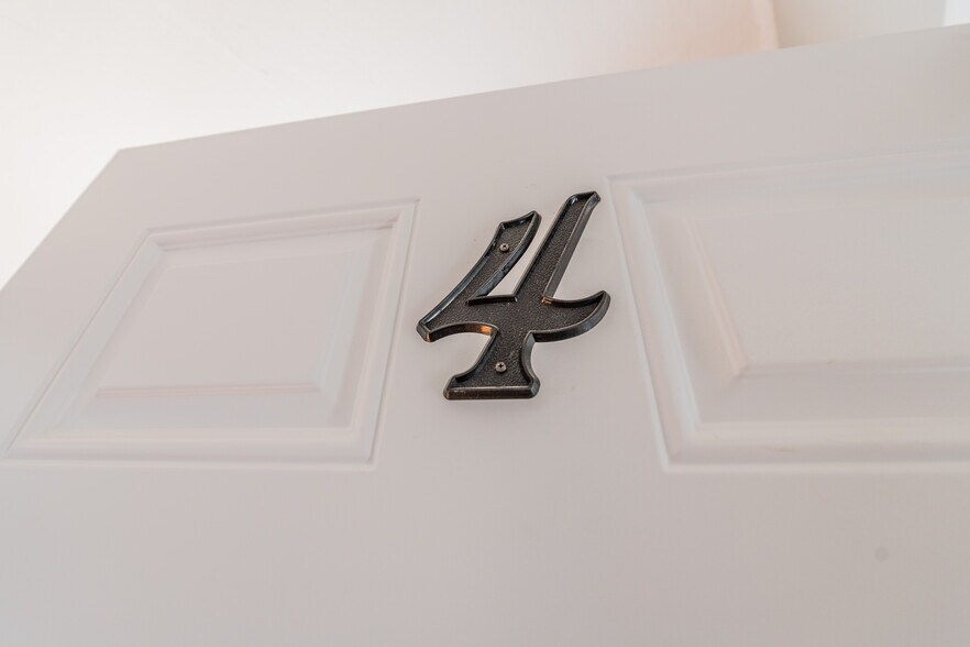 More Photos Of 403 W Hollywood Ave, San Antonio Apartments For Sale