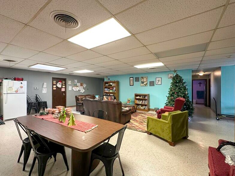 More Photos Of 70 N 31st St, Clinton Healthcare For Sale