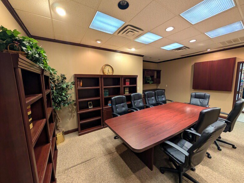 More Photos Of 6016-6020 NW 120th Ct, Oklahoma City Coworking Space