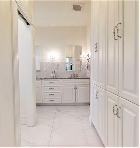 More Photos Of 29 E Market St, Corning Office Residential For Lease