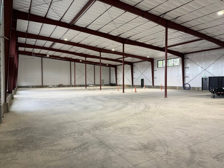 More Photos Of 1750 1700 S, West Haven Industrial For Lease